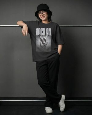 Women's Rock On Hand Sign Graphic Oversized T-Shirt